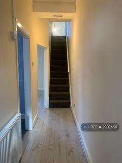 3 bedroom terraced house to rent, Highfield Road, Salford, M6