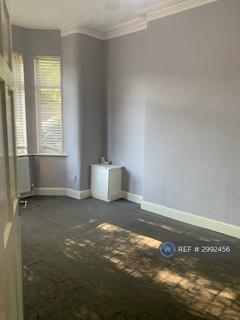 3 bedroom terraced house to rent, Highfield Road, Salford, M6