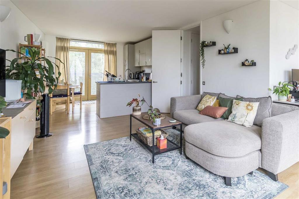 Apartment in London - View 3
