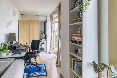 2 bedroom flat to rent, School Square, London SE10