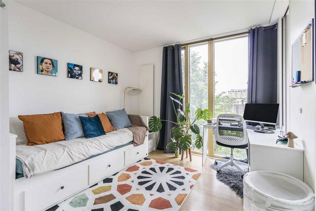 Apartment in London - More