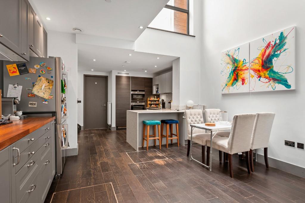 House in London - View 3