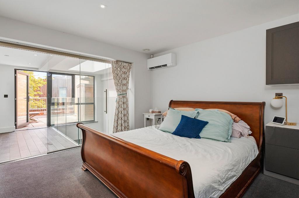 House in London - View 4