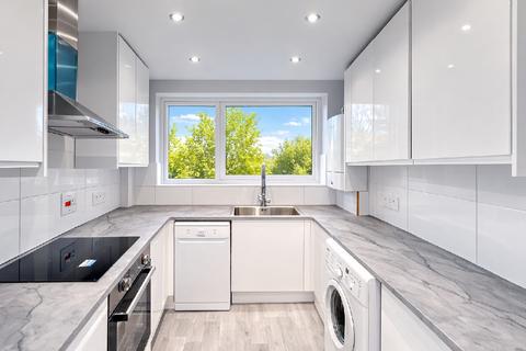 2 bedroom apartment for sale, Northumberland House, Ballards Lane, London