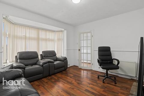 3 bedroom semi-detached house for sale, Lawrence Crescent, Dagenham