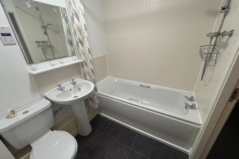 2 bedroom apartment to rent, Planewood Gardens, Warrington, WA3