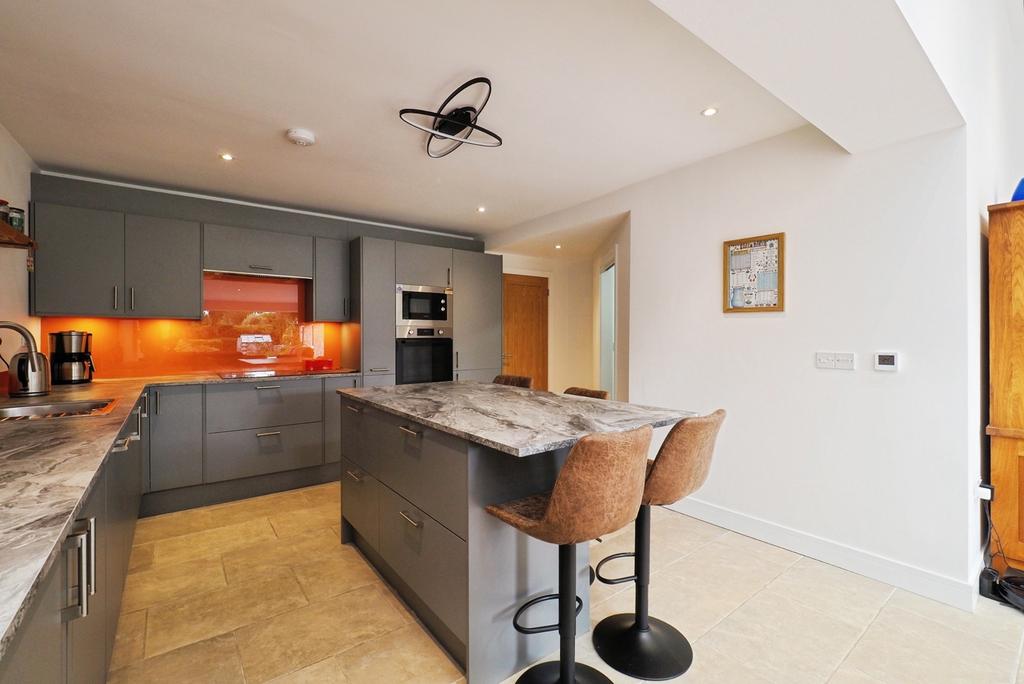 House in Nottingham - View 4