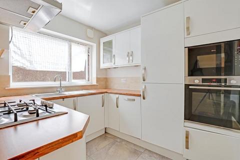 2 bedroom flat for sale, Avenue Road, Penge, London