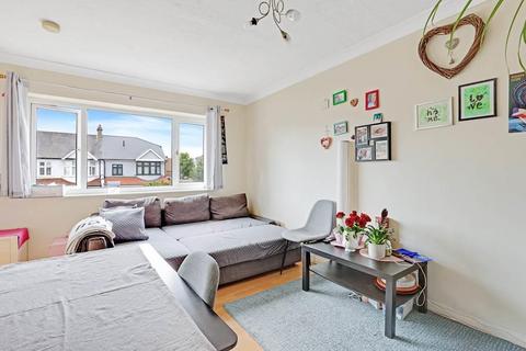 2 bedroom flat for sale, Avenue Road, Penge, London