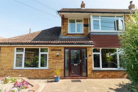 4 bedroom semi-detached house for sale, Bell Lane, Burham