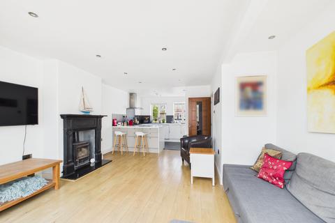 3 bedroom terraced house to rent, Cadnam Road, Eastney, Portsmouth, PO4