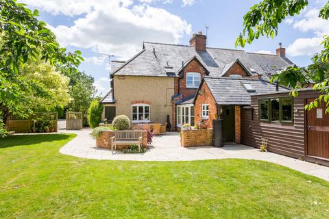 4 bedroom semi-detached house to rent, Castle Hill Cottages, Down Ampney, SN6