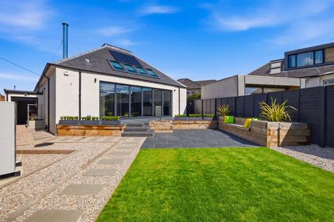 4 bedroom detached house to rent, Loch Road, Blackhall, Edinburgh, EH4
