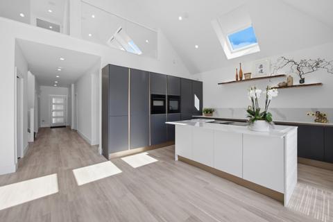 4 bedroom detached house to rent, Loch Road, Blackhall, Edinburgh, EH4