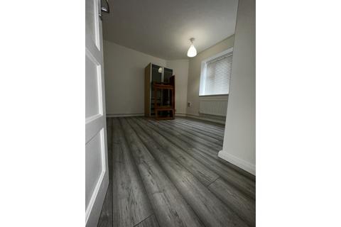 3 bedroom flat to rent, STOCKWELL GARDENS ESTATE , STOCKWELL, LONDON