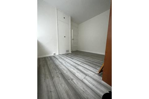 3 bedroom flat to rent, STOCKWELL GARDENS ESTATE , STOCKWELL, LONDON