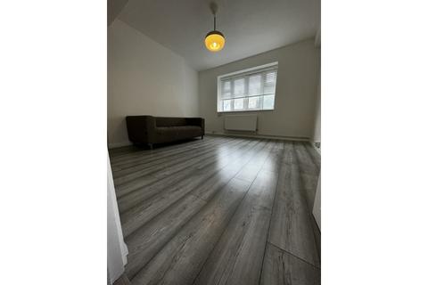 3 bedroom flat to rent, STOCKWELL GARDENS ESTATE , STOCKWELL, LONDON