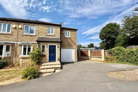 4 bedroom semi-detached house for sale, Huddleston Court, Mirfield