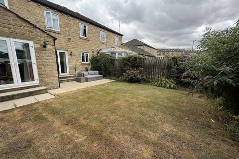 4 bedroom semi-detached house for sale, Huddleston Court, Mirfield