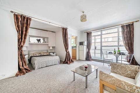 Studio for sale, Sheen Road, Richmond, TW9