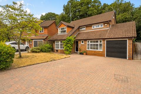 4 bedroom detached house for sale, Bloomsbury Way, Blackwater, Camberley