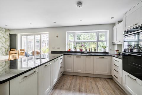 4 bedroom detached house for sale, Bloomsbury Way, Blackwater, Camberley
