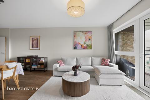 3 bedroom flat for sale, Naomi Street, London