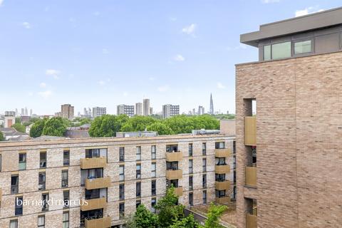 3 bedroom flat for sale, Naomi Street, London