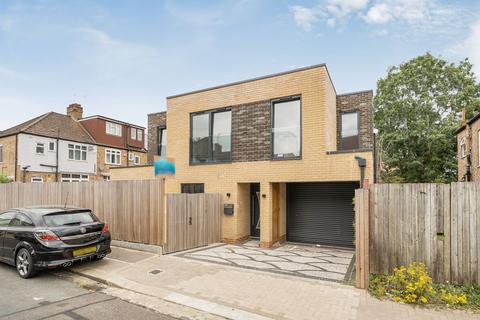 Lancaster Road, Barnet, EN4