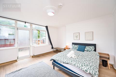 5 bedroom maisonette to rent, Old Church Road, Whitechapel, East London, London, E1