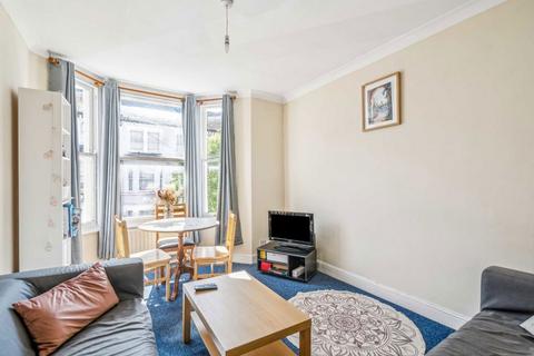 2 bedroom flat to rent, Prideaux Road, London SW9