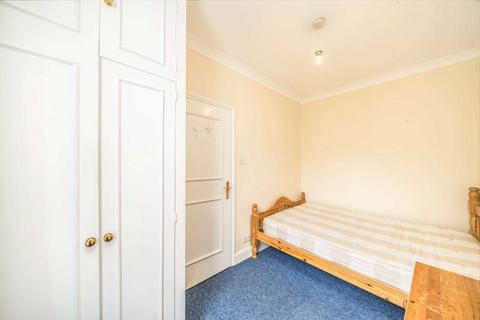 2 bedroom flat to rent, Prideaux Road, London SW9