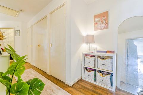 2 bedroom apartment for sale, Beaufort Square, Windsor Village, Cardiff