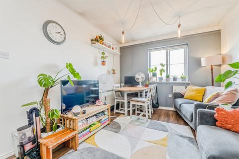 2 bedroom apartment for sale, Beaufort Square, Windsor Village, Cardiff