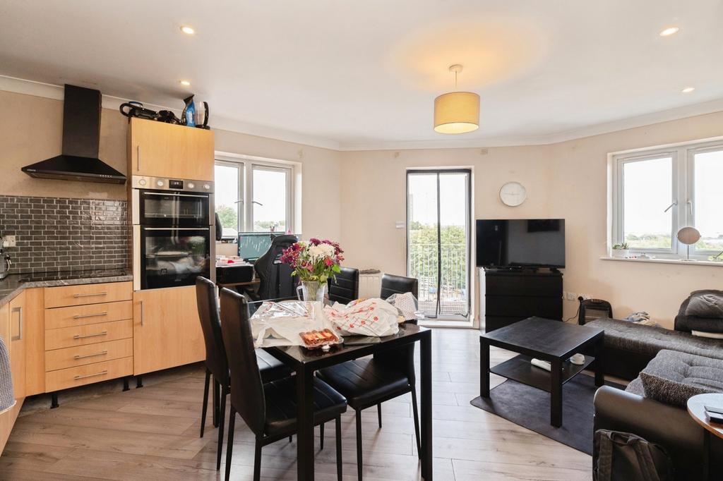 Apartment in Essex - View 3