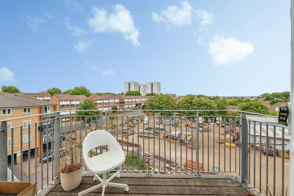 Apartment in Essex - View 4