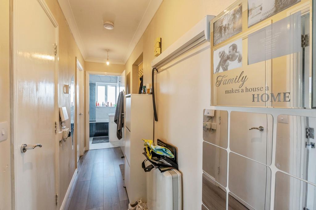Apartment in Essex - View 5