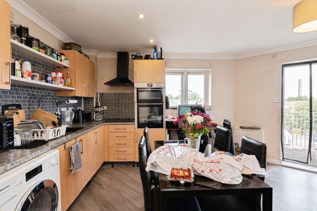 Apartment in Essex - More