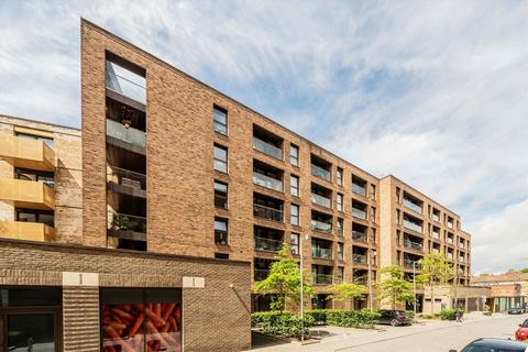 2 bedroom flat to rent, Yeoman Street, London SE8