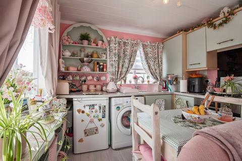 1 bedroom mobile home for sale, Three Star Park, Bedford Road, Lower Stondon, Henlow, SG16