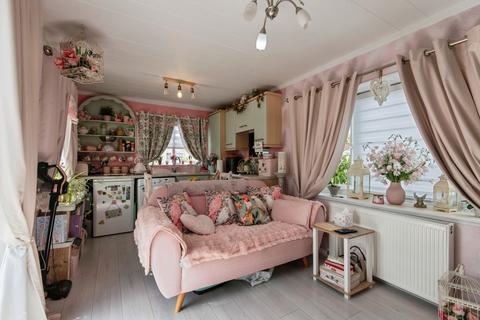 1 bedroom mobile home for sale, Three Star Park, Bedford Road, Lower Stondon, Henlow, SG16