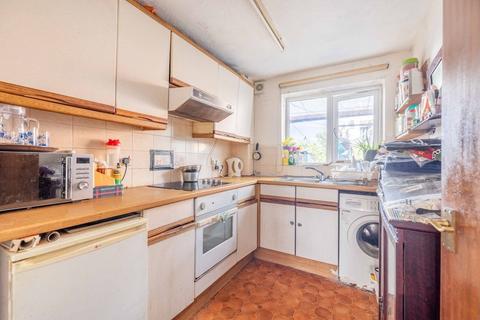 1 bedroom apartment for sale, Oatlands Drive, Slough SL1