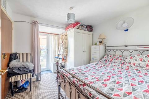 1 bedroom apartment for sale, Oatlands Drive, Slough SL1