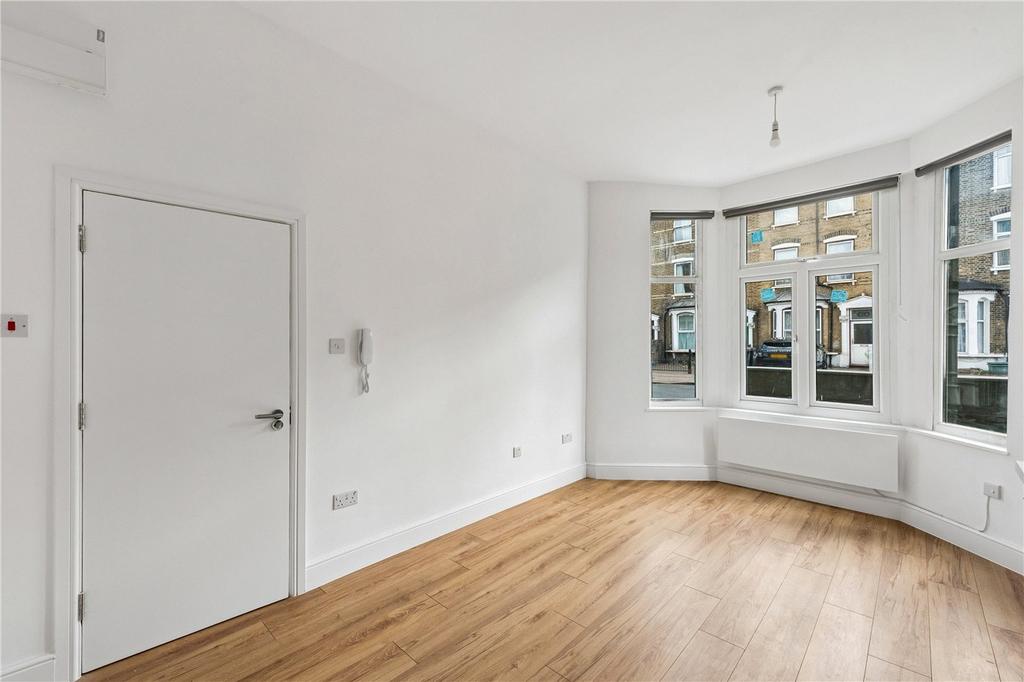 Apartment in London - View 3