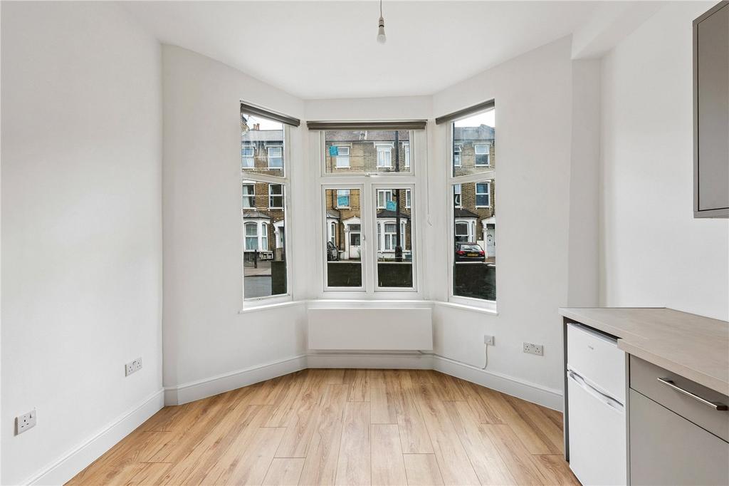 Apartment in London - View 4