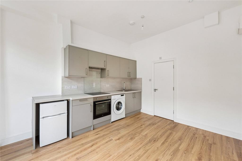 Apartment in London - View 5