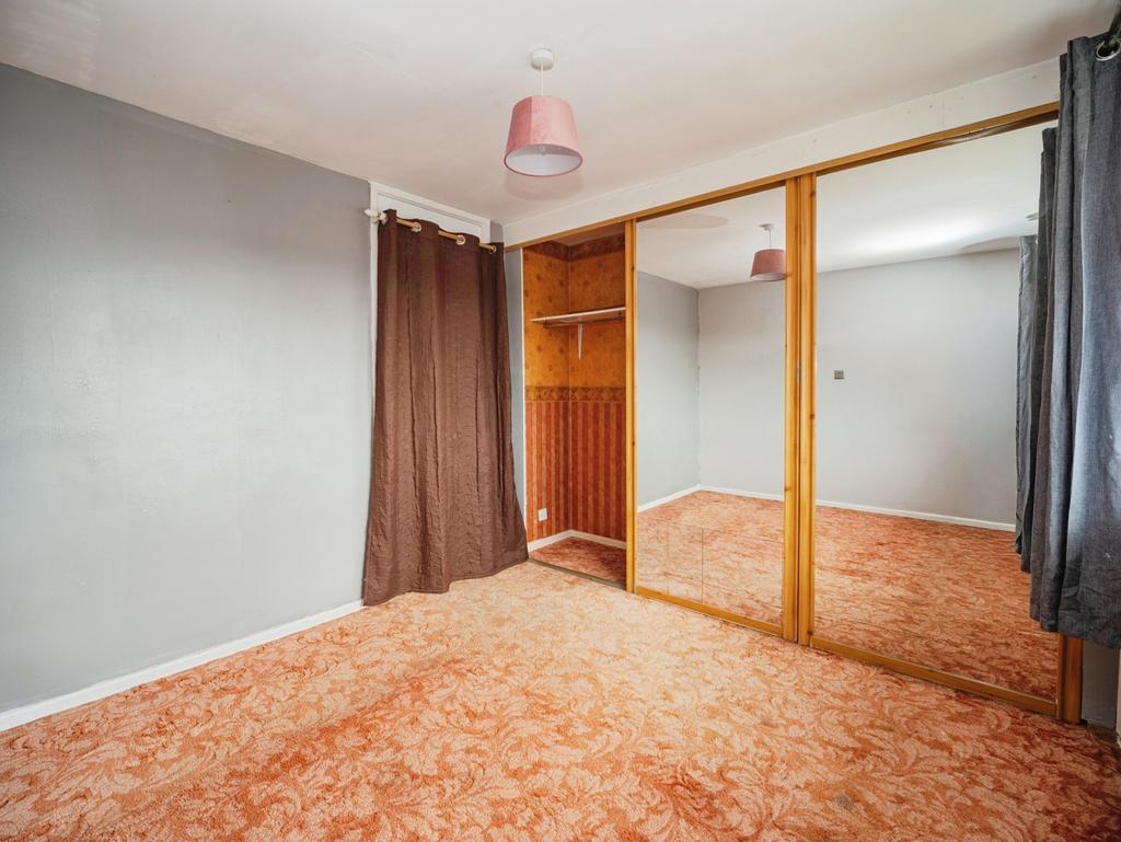 Walk-in wardrobe