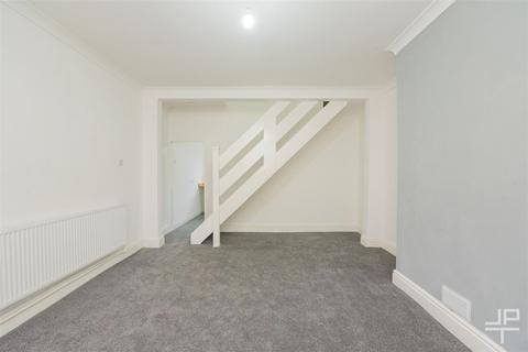 3 bedroom terraced house to rent, Heath Street, Warrington WA3