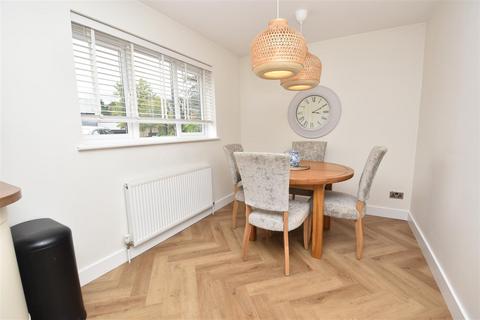 4 bedroom detached house to rent, Kentisbeare, Cullompton