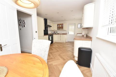 4 bedroom detached house to rent, Kentisbeare, Cullompton